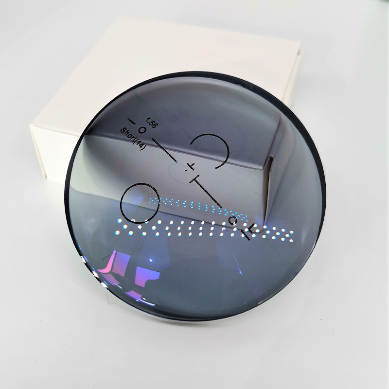 1.56 Lensa Progresif Fotokromik HMCSHMC