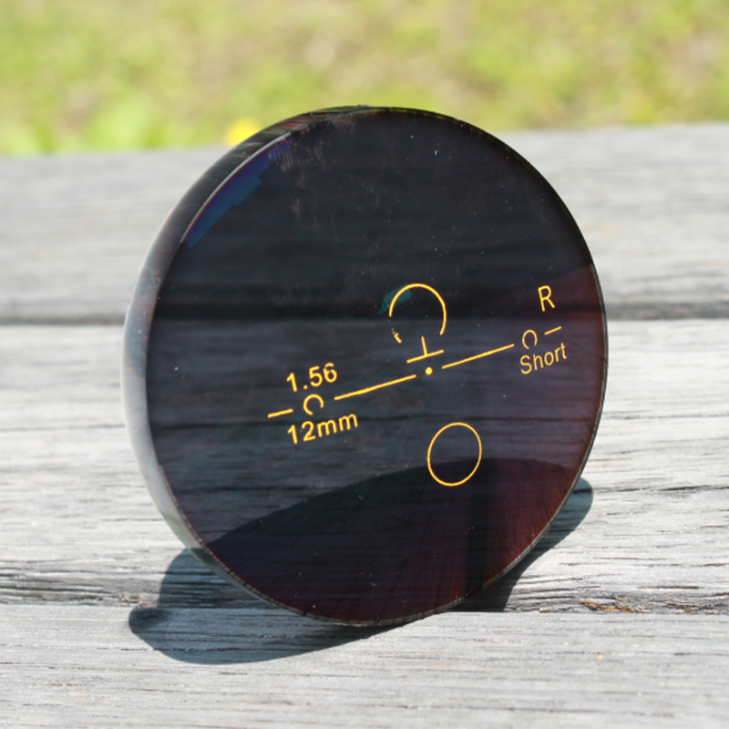 1.56 Lensa Progresif Fotokromik HMCSHMC