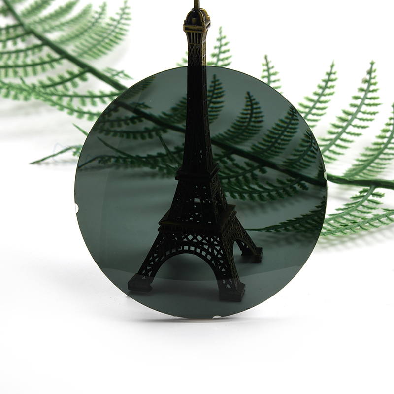 1.56 Lensa terpolarisasi