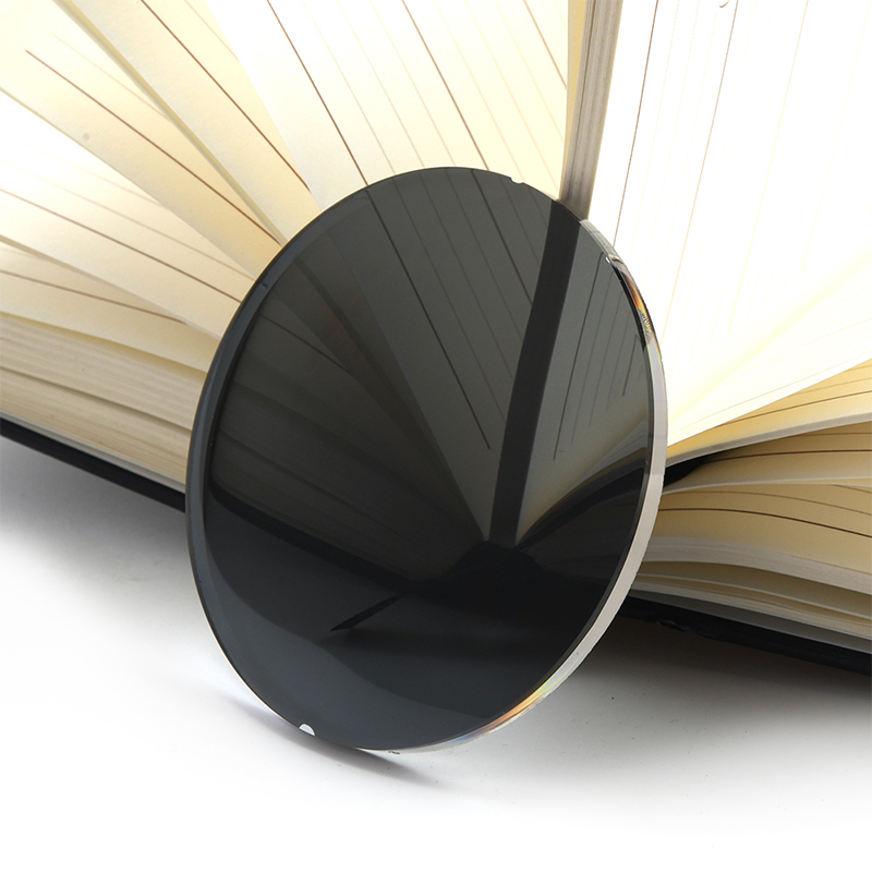 1.56 Lensa terpolarisasi